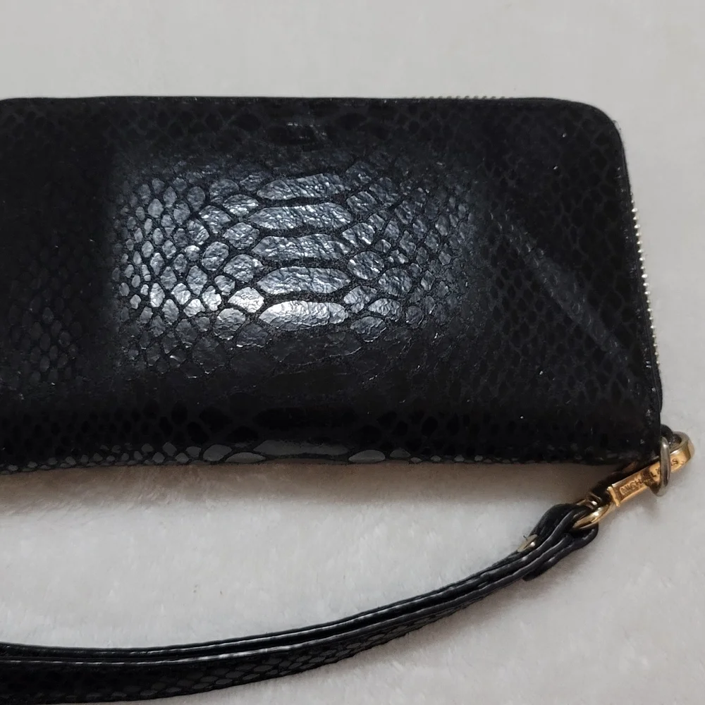 Micheal Kors Wallet - Picture 3 of 3